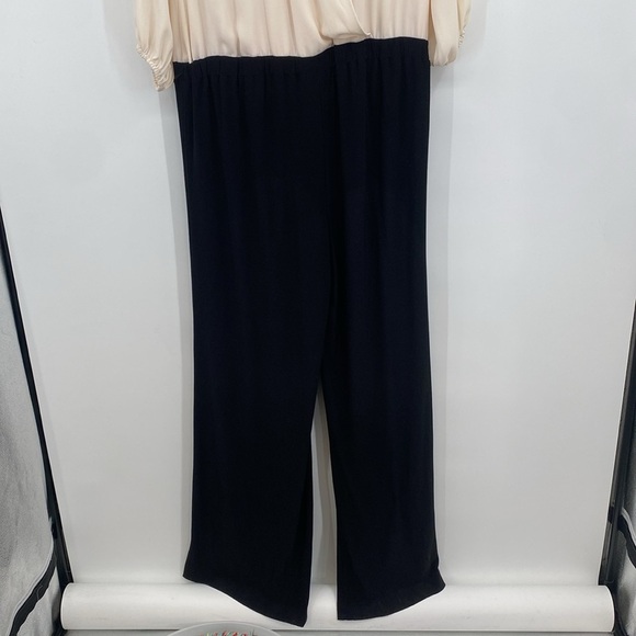 Cache Jumpsuit Womens Size XL Cream Black Cold Shoulder Pleated Chain Neck Relax - Picture 13 of 16
